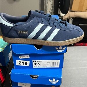 Adidas Kids Dark Blue Sneakers with Light Blue Stripes